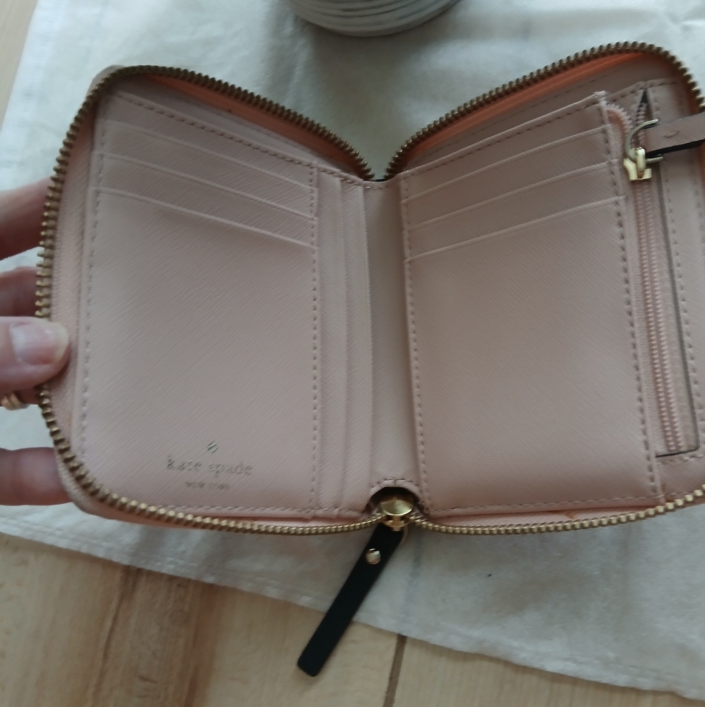 Kate Spade Blush Pale Pink & Black Wallet With Gold Accent! - Picture 8 of 8